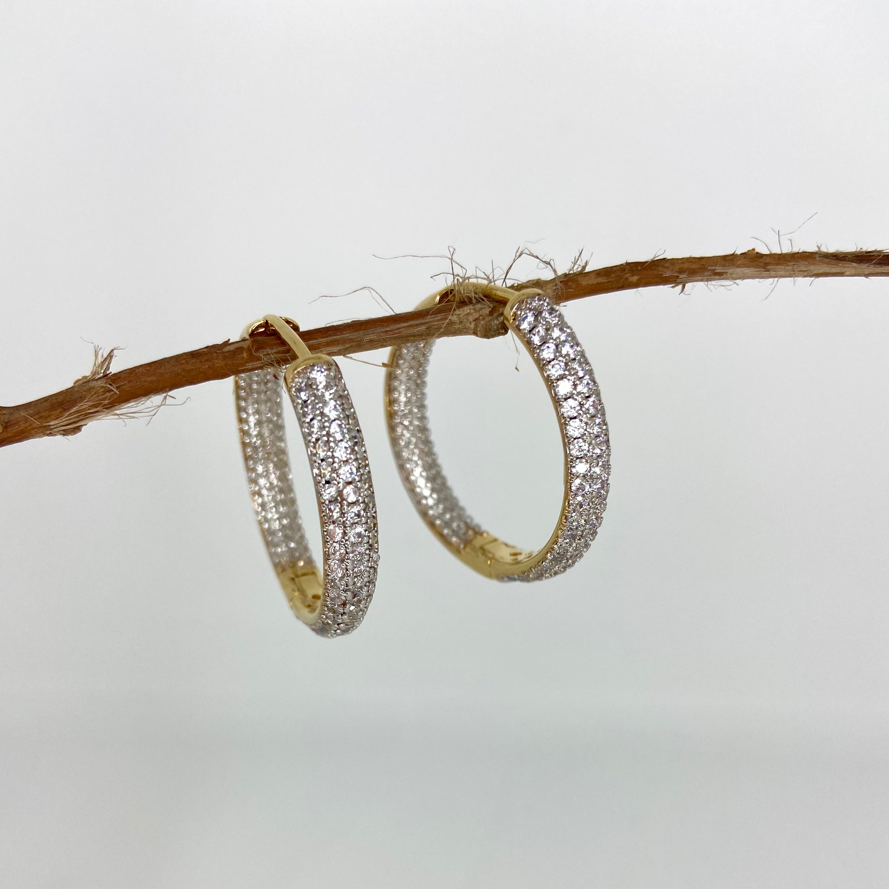 Brinco argola dourada. BR-0121