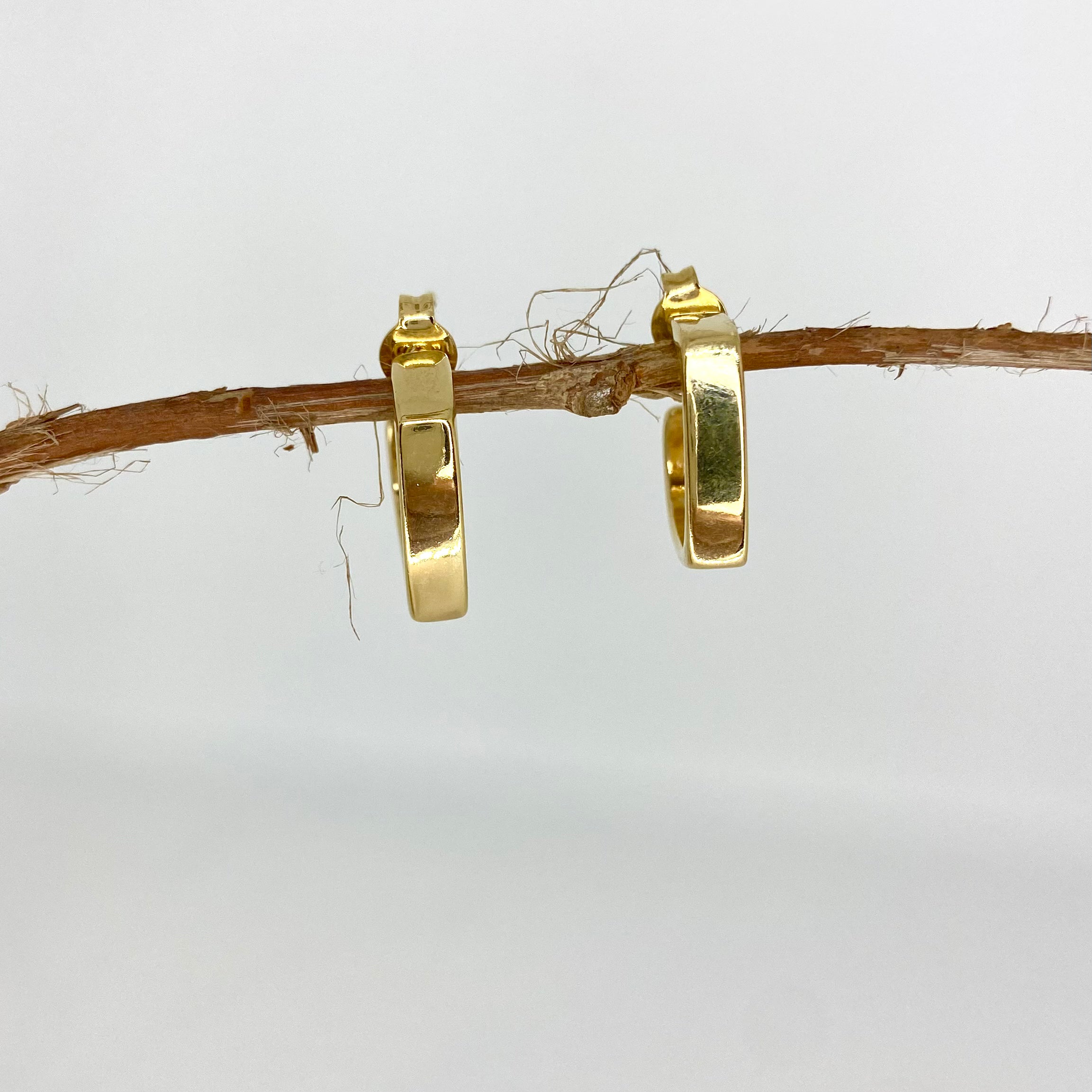 Brinco dourado. BR-0123